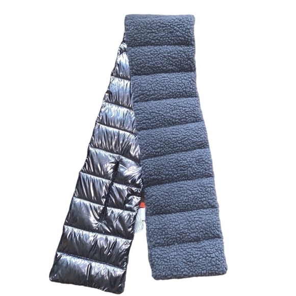 Silver Metallic Matching Hat and Scarf Set - Picture 3 of 8